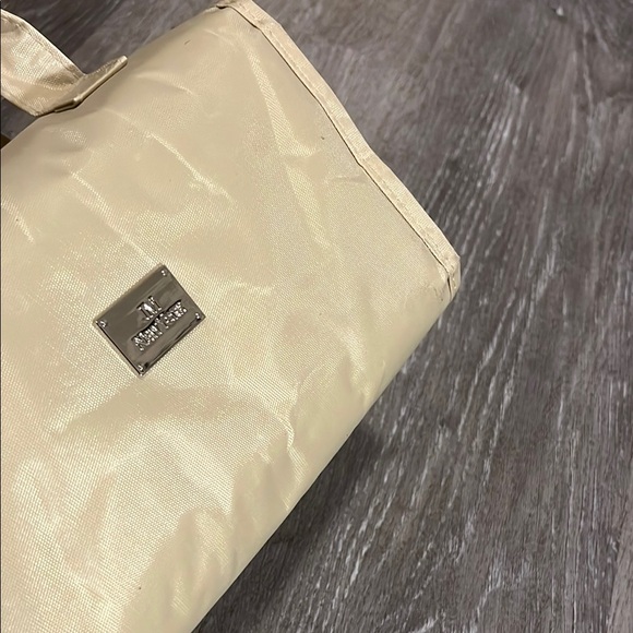 JM NEW YORK- Cream Roll Up Makeup/Mini Travel Bag - Picture 8 of 12